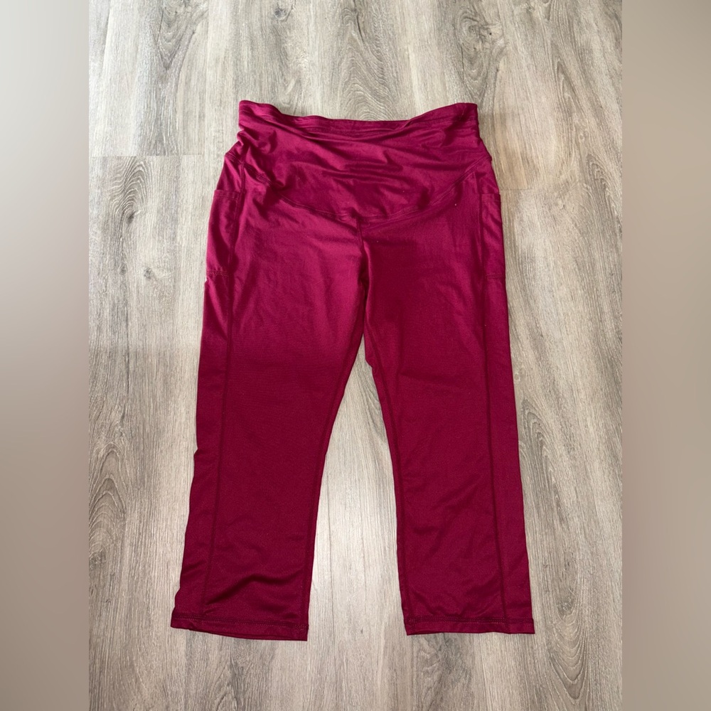 Quinee - Burgundy Maternity Cropped Leggings